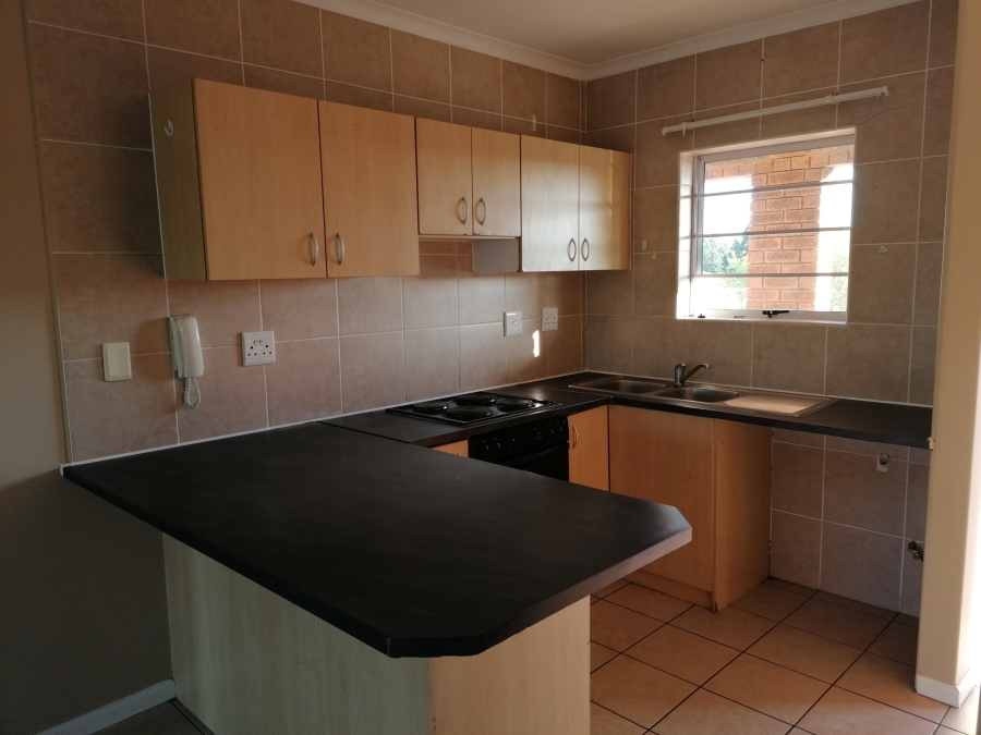 To Let 2 Bedroom Property for Rent in Protea Heights Western Cape